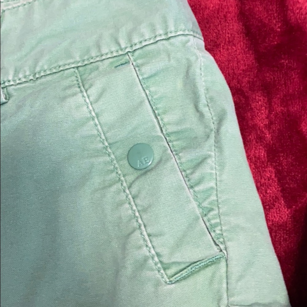 AE Shorts - Picture 3 of 4